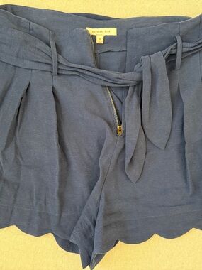 Skies Are Blue Navy Paperbag Tie Waist Scalloped Shorts Size Medium